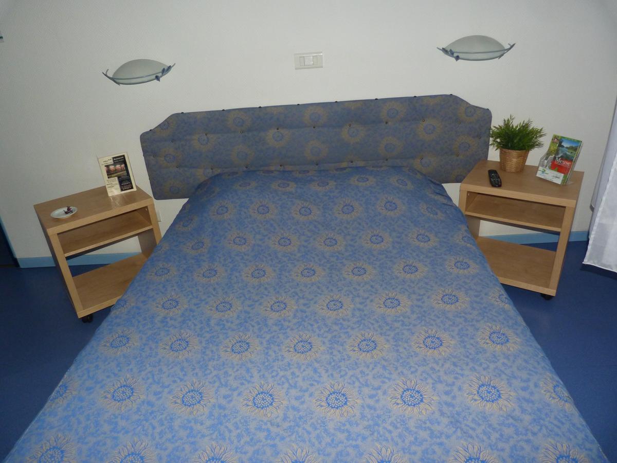 Hotel La Table Des Bons Peres Bislée Exteriér fotografie